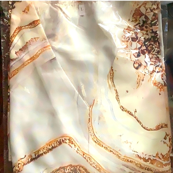NEW! Abstract Design in Golden Dress - Picture 4 of 6